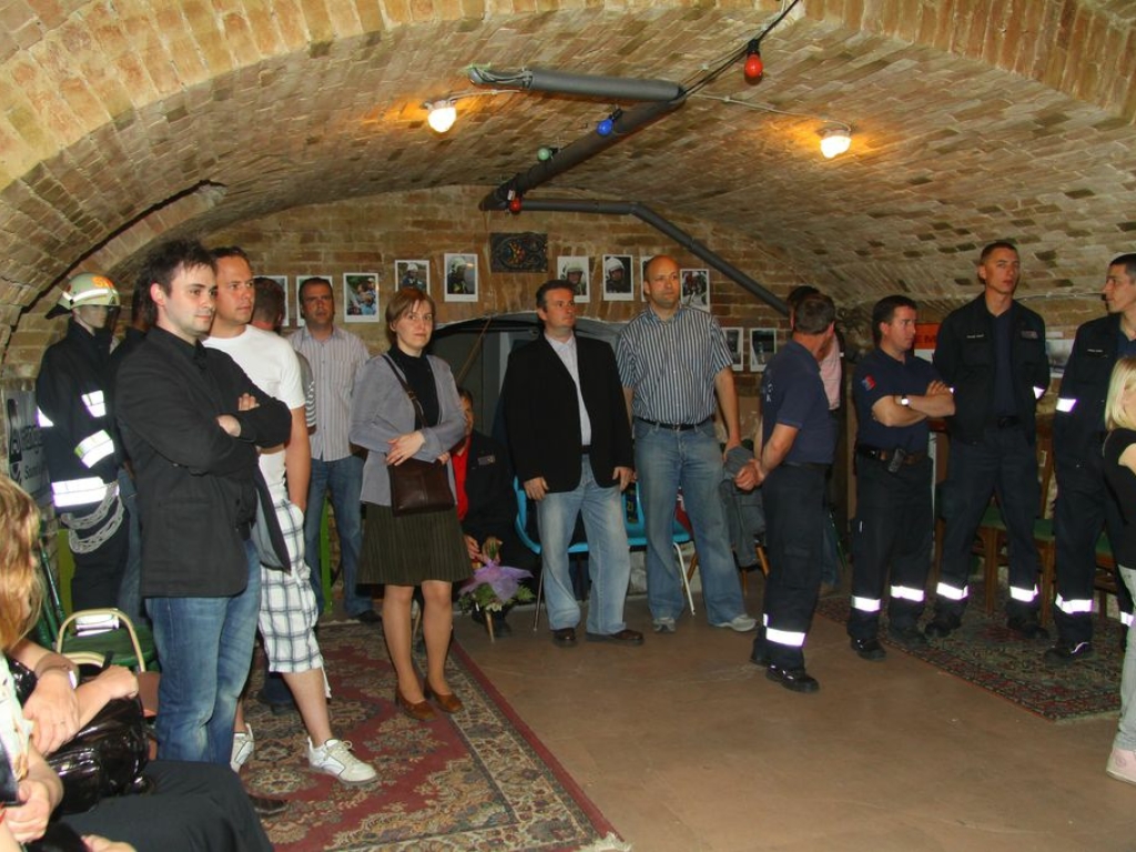 Őrangyalok címmel nyílt fotókiállítás Székesfehérváron