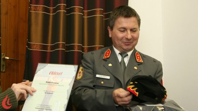Év Tűzoltója 2007. pályázat második helyezettjének díjátadása Becsehelyen (Fotó: Dernei Róbert)